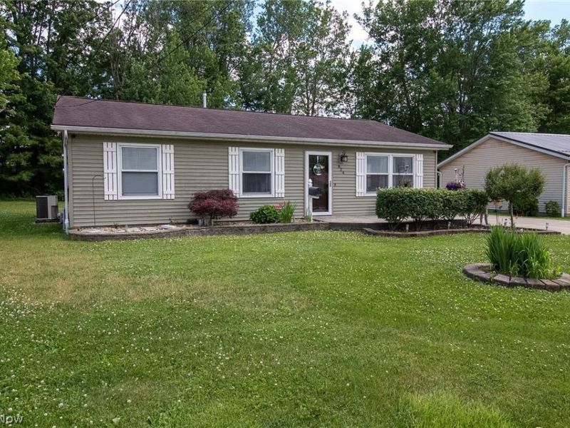 824 S Nearing Circle , Geneva, OH 44041 Photo 1