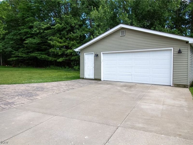 824 S Nearing Circle , Geneva, OH 44041 Photo 7