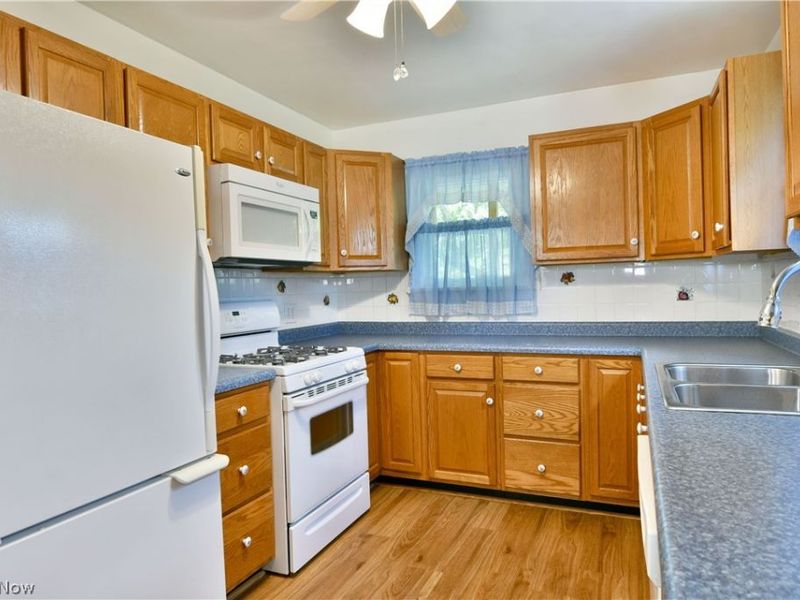 1406 Mazda Avenue NE, Warren, OH 44483 Photo 10