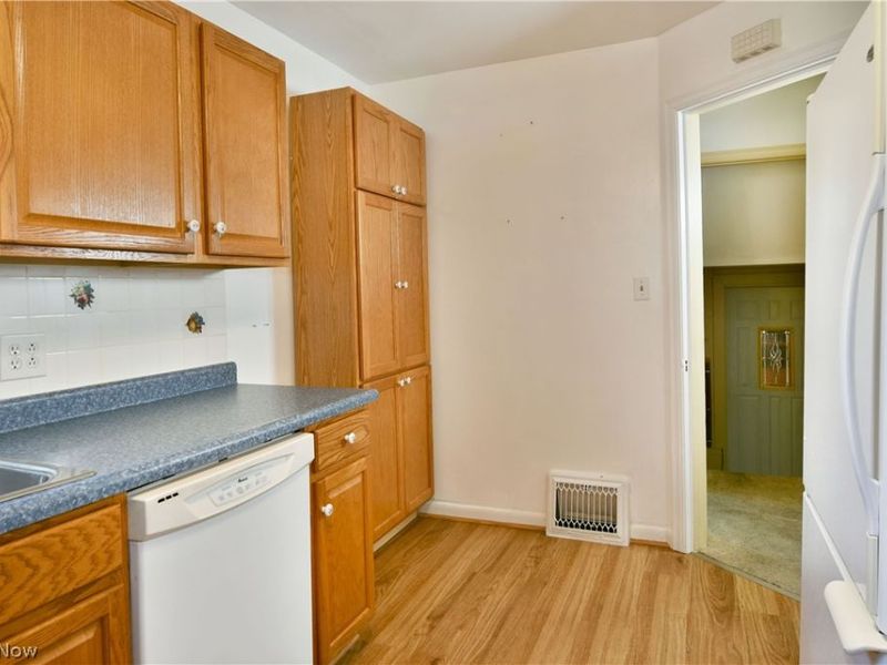 1406 Mazda Avenue NE, Warren, OH 44483 Photo 12