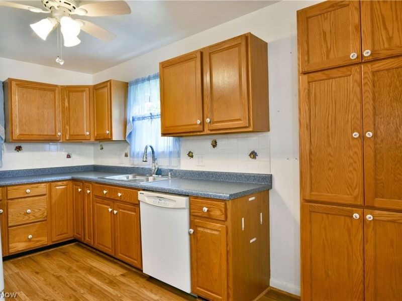 1406 Mazda Avenue NE, Warren, OH 44483 Photo 8