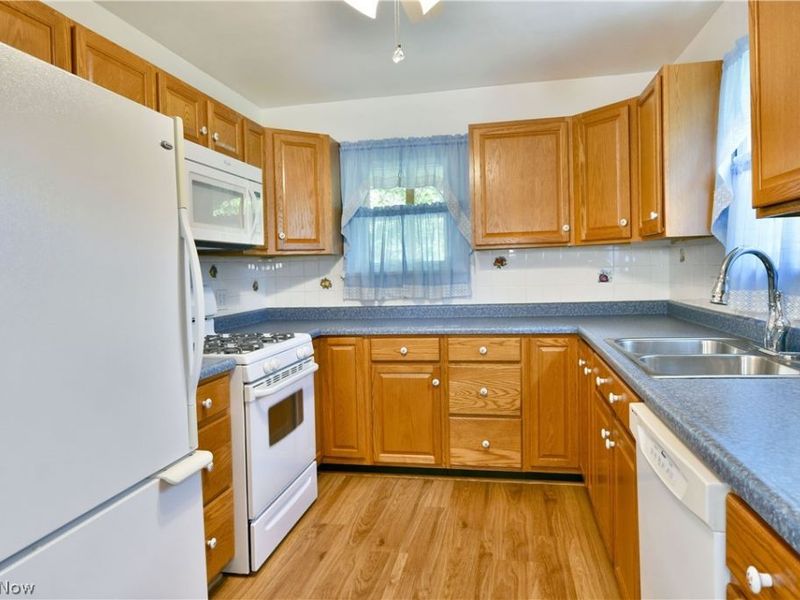1406 Mazda Avenue NE, Warren, OH 44483 Photo 9
