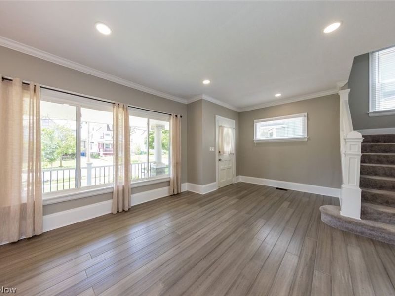 1614 Robinwood Avenue , Lakewood, OH 44107 Photo 4