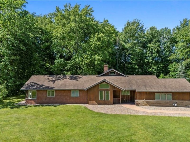 34995 Miles Road , Moreland Hills, OH 44022 Photo 1
