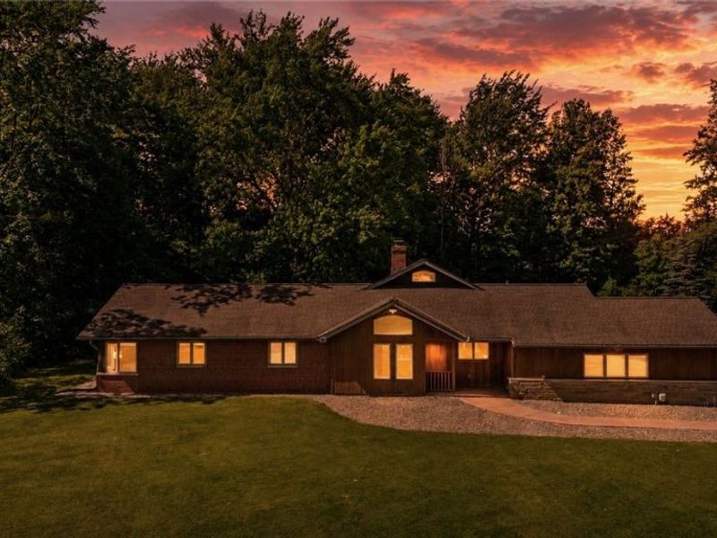 34995 Miles Road , Moreland Hills, OH 44022 Photo 2