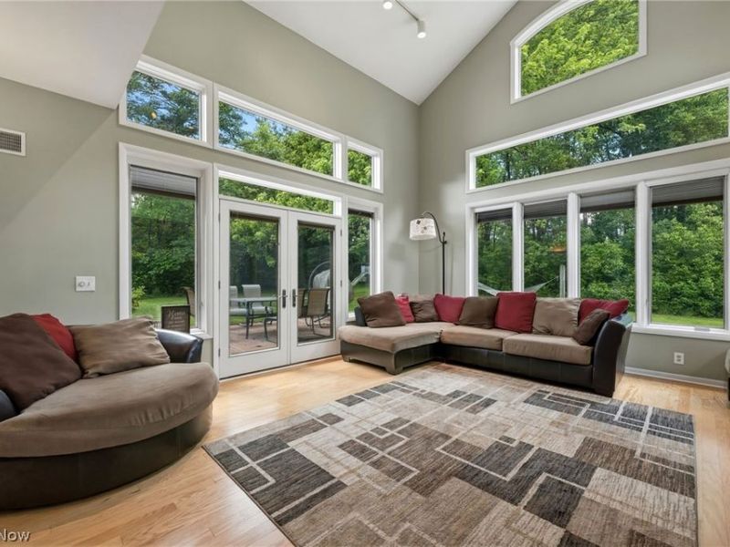 34995 Miles Road , Moreland Hills, OH 44022 Photo 22