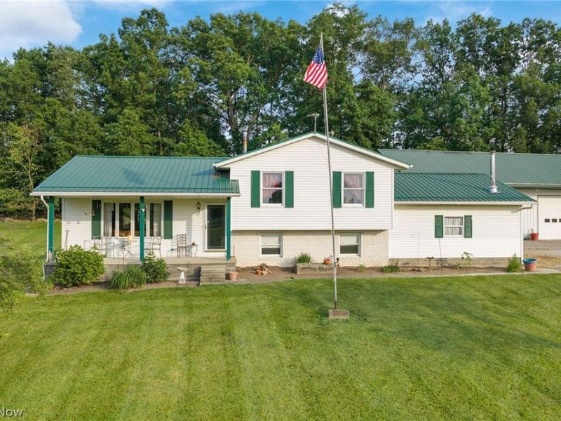 8175 Stover Road SW, Sherrodsville, OH 44675 Photo 2
