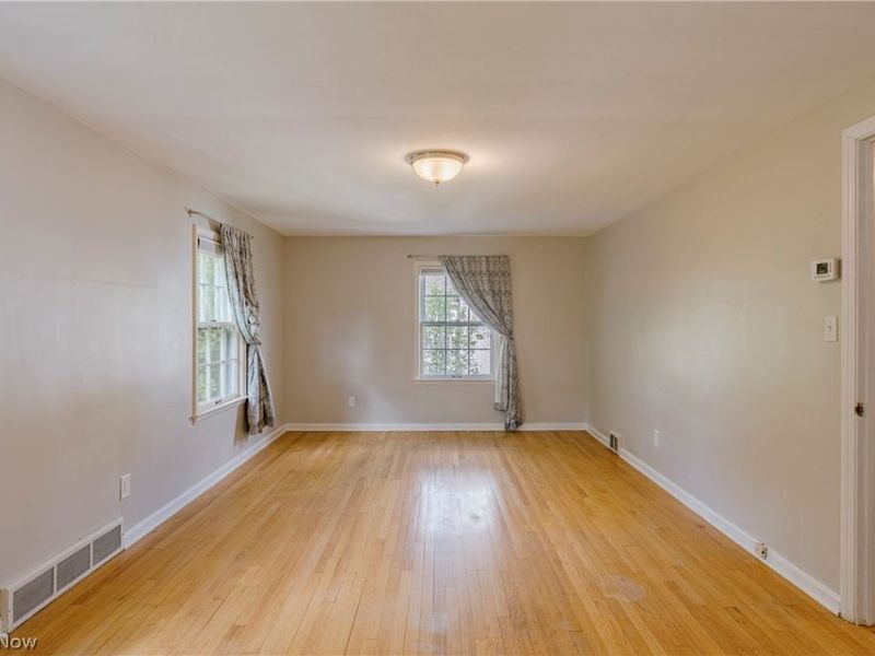 21249 Colby Road , Shaker Heights, OH 44122 Photo 16
