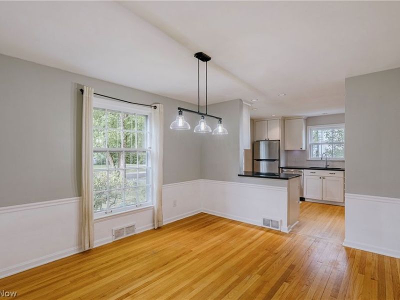 21249 Colby Road , Shaker Heights, OH 44122 Photo 4