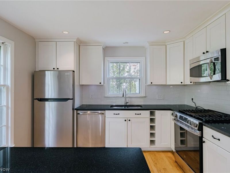 21249 Colby Road , Shaker Heights, OH 44122 Photo 6
