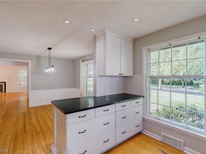 21249 Colby Road , Shaker Heights, OH 44122 Photo 8