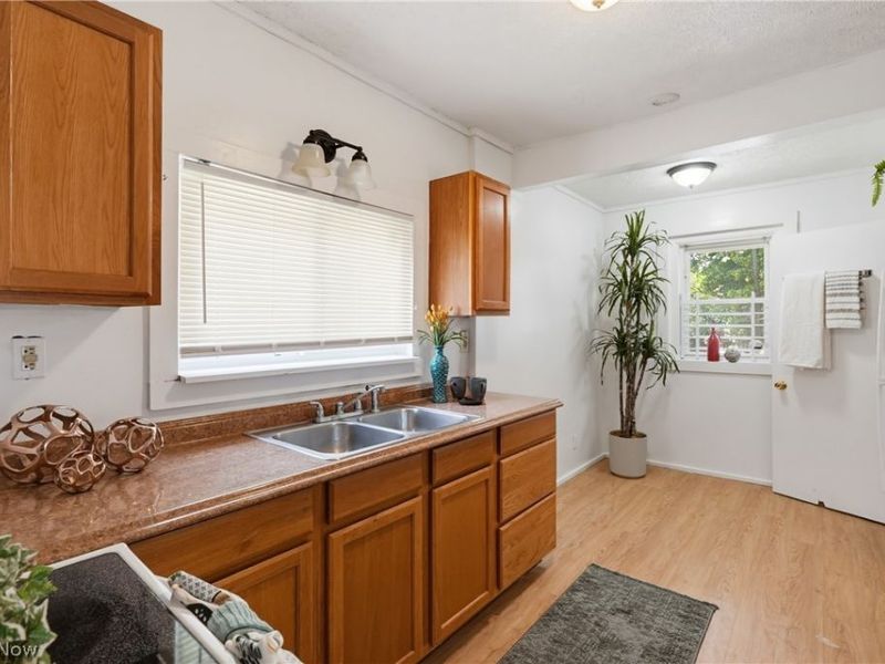 285 Sumner Court, Akron, OH 44311 Photo 6