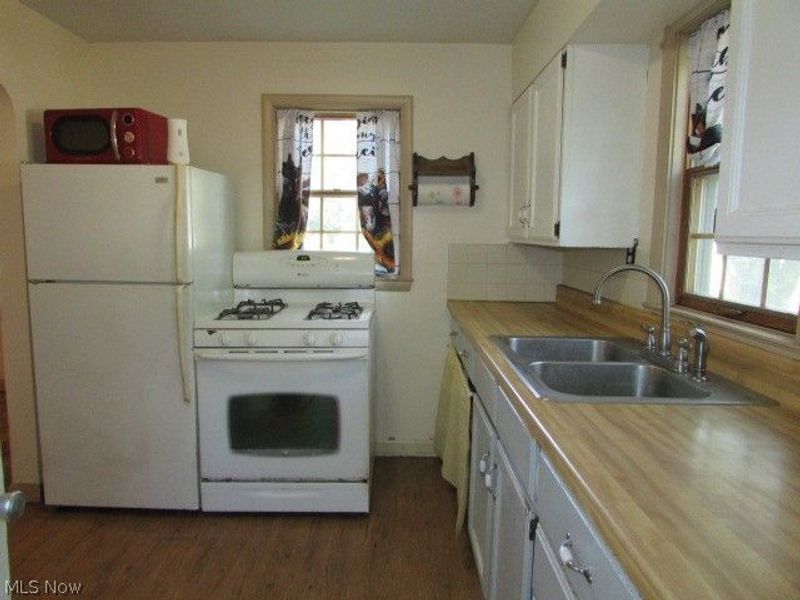 1327 Chelton Drive, Kent, OH 44240 Photo 9