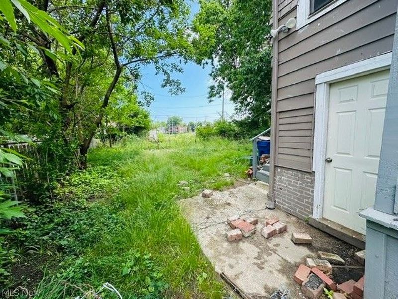 9005 Yale Avenue , Cleveland, OH 44108 Photo 4
