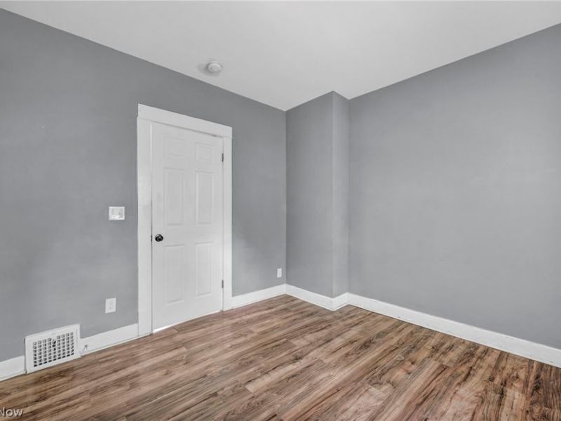 10103 Lamontier Avenue , Cleveland, OH 44104 Photo 23
