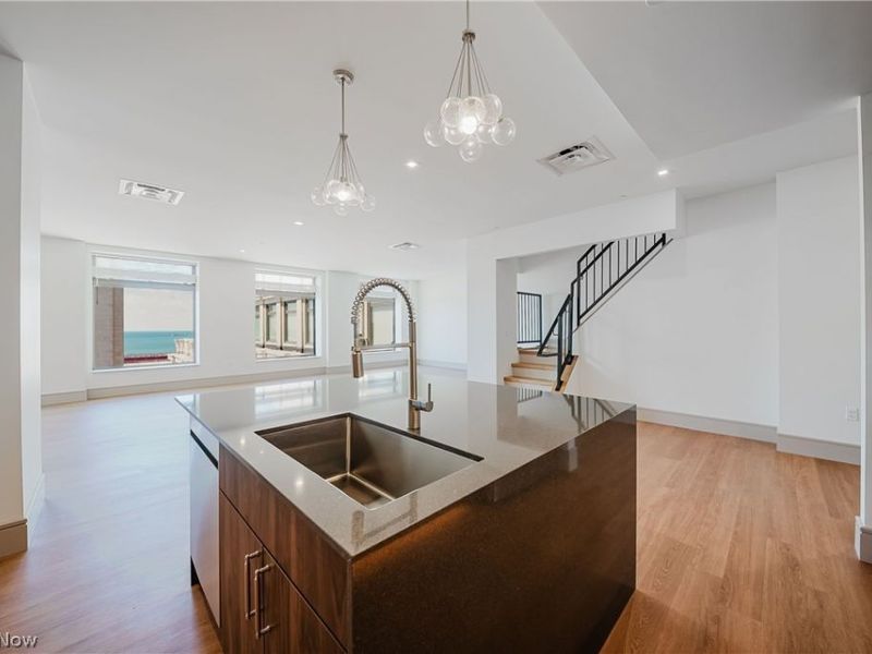 99 W Saint Clair Avenue , Cleveland, OH 44113 Photo 10