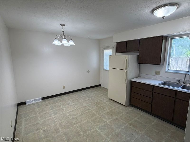 672 Loomis Avenue , Unit 682, Cuyahoga Falls, OH 44221 Photo 4