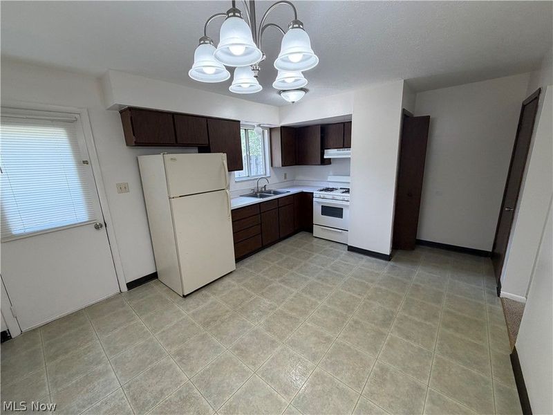 672 Loomis Avenue , Unit 682, Cuyahoga Falls, OH 44221 Photo 5