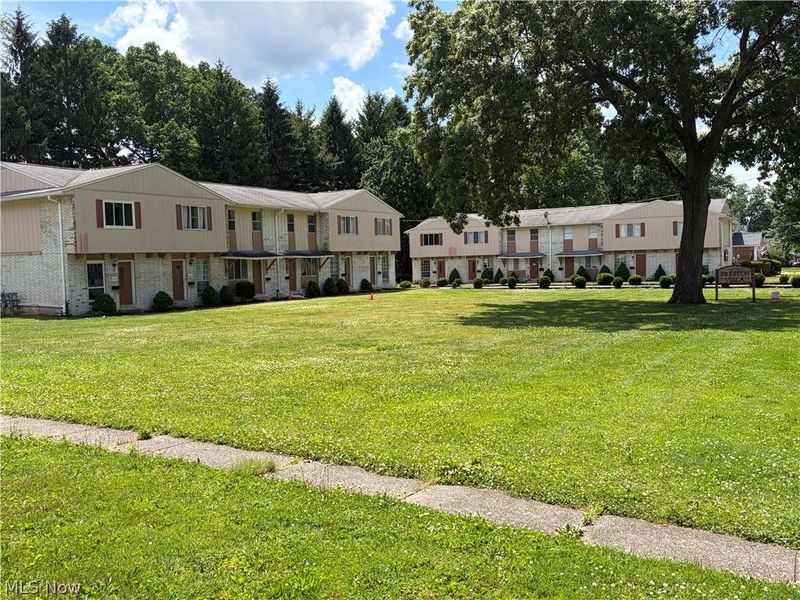660 Loomis Avenue , Unit 670, Cuyahoga Falls, OH 44221 Photo 2