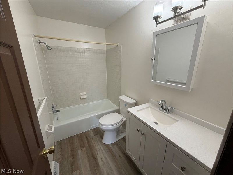 660 Loomis Avenue , Unit 670, Cuyahoga Falls, OH 44221 Photo 9