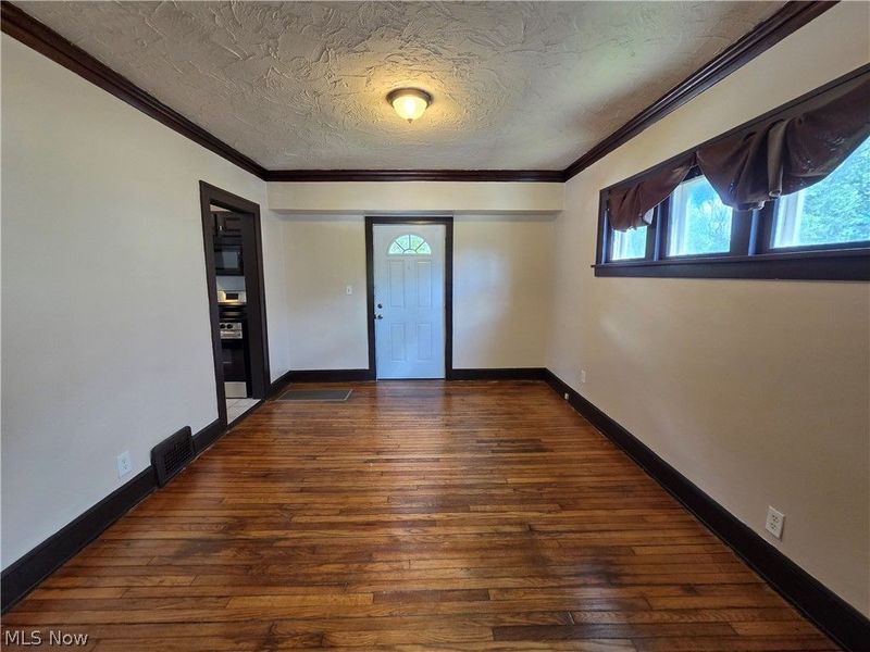 5223 Paine Avenue , Maple Heights, OH 44137 Photo 5