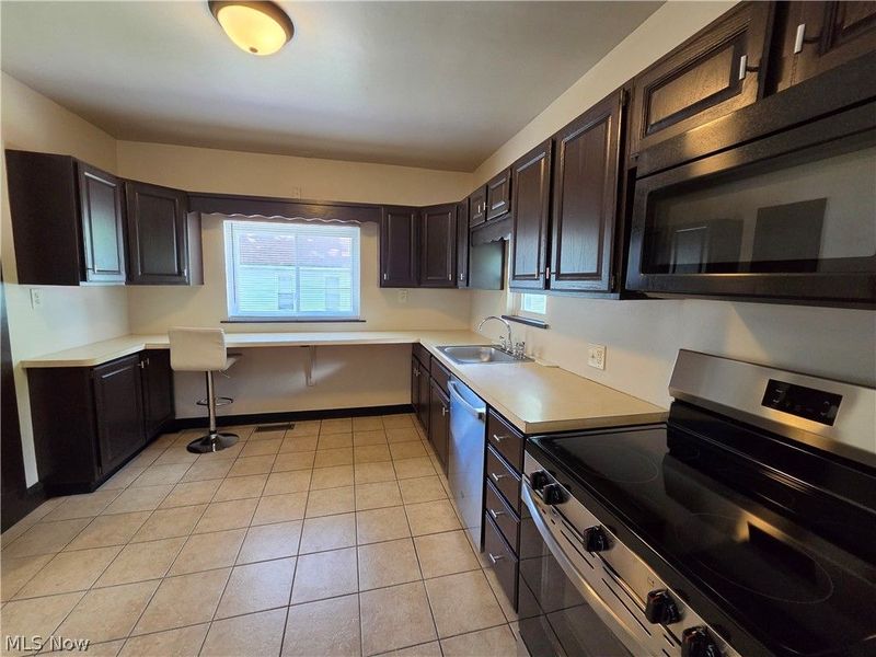 5223 Paine Avenue , Maple Heights, OH 44137 Photo 6