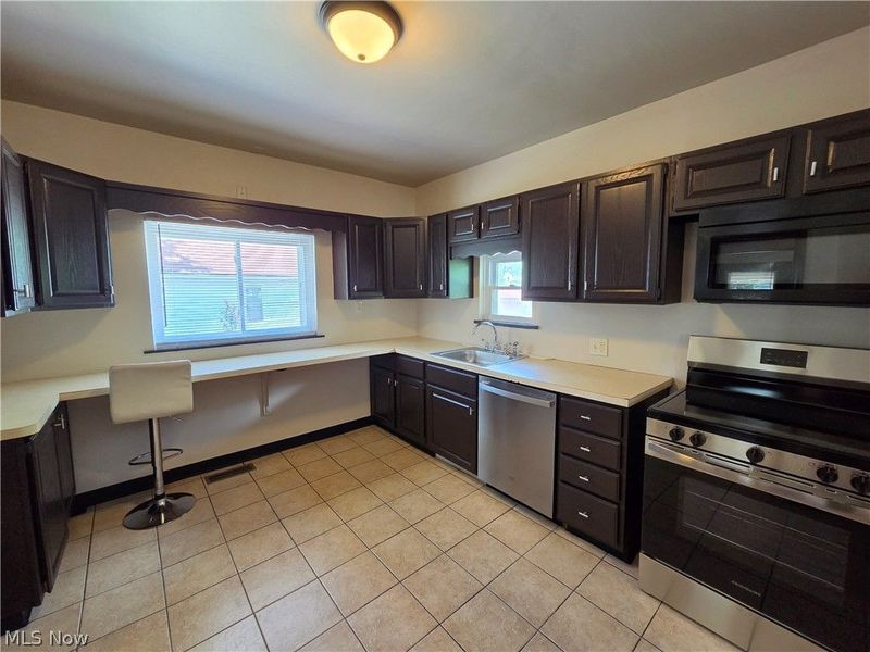 5223 Paine Avenue , Maple Heights, OH 44137 Photo 7
