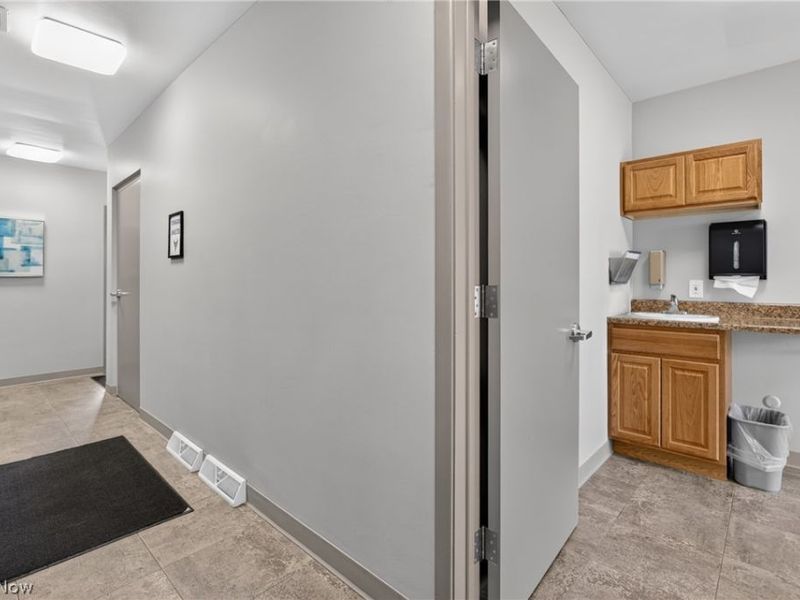 2894 Center Road, Poland, OH 44514 Photo 20
