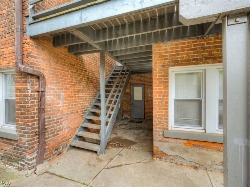 3438 Bosworth Road , Cleveland, OH 44111 Photo 9