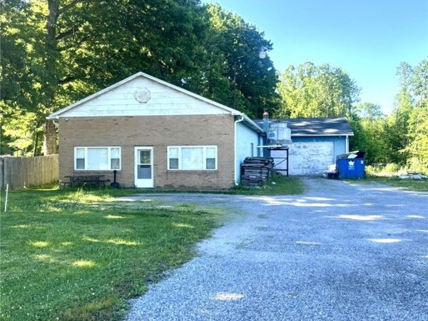 5551 E Calla Road , New Middletown, OH 44442