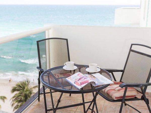 3725 S Ocean Dr , Unit 1003, Hollywood, FL 33019