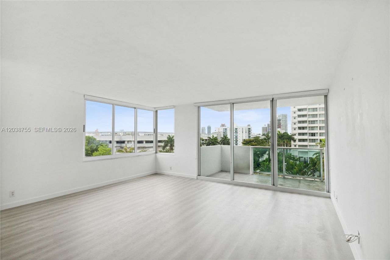 1200 West Ave, Unit 515, Miami Beach, FL 33139 Main Photo