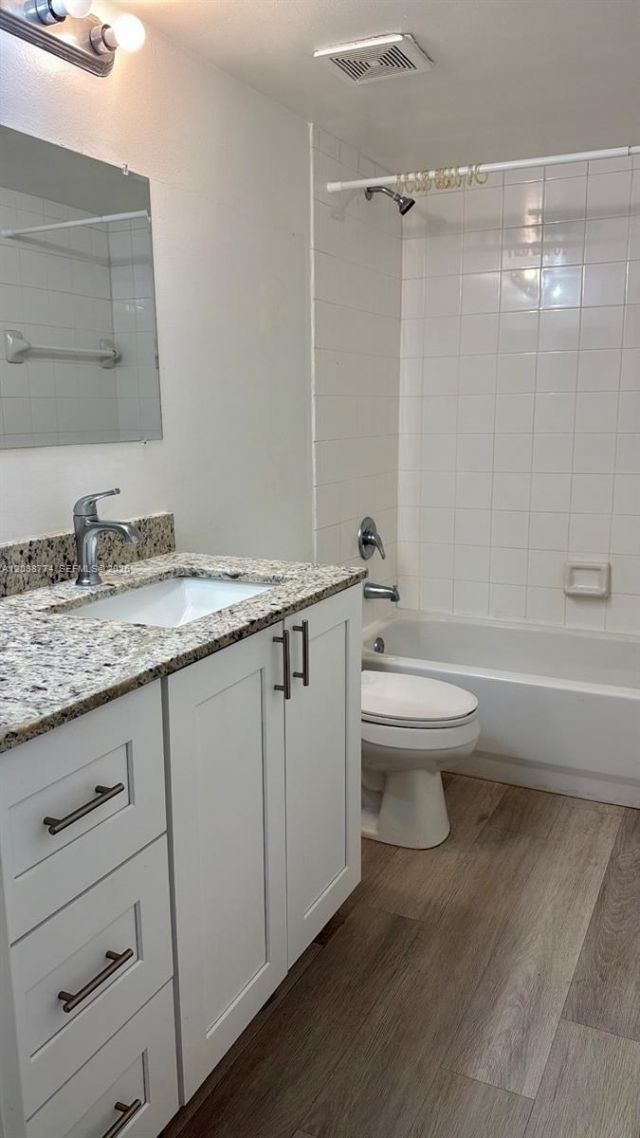11155 SW 5th Pl , Unit 302, Pembroke Pines, FL 33025 Photo
