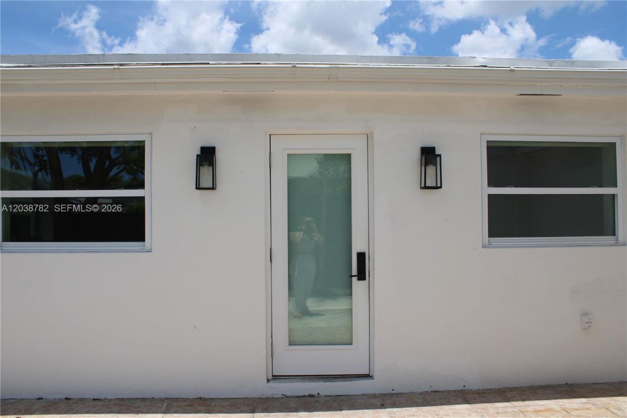 3827 SW 88 Court, Unit A, Miami, FL 33165 Photo