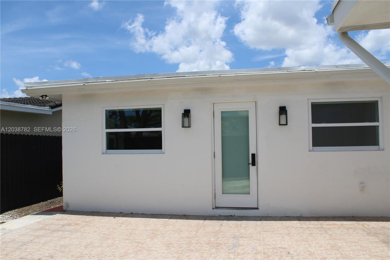 3827 SW 88 Court, Unit A, Miami, FL 33165 Photo
