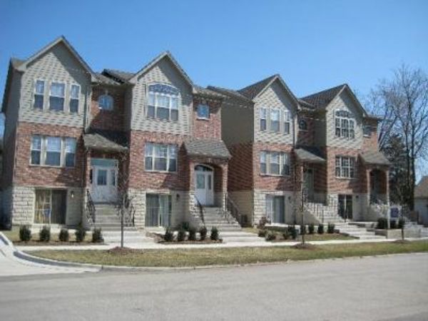 281 N Wilmette Avenue , Unit 281, Westmont, IL 60559