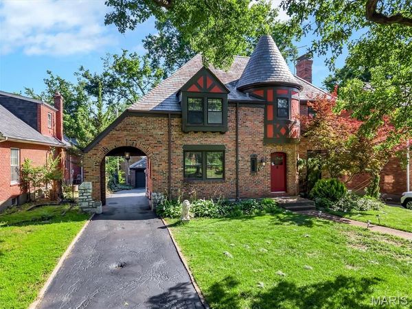 7312 Ravinia Drive, St Louis, MO 63121