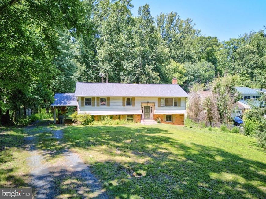 9040 Weant Drive, Great Falls, VA 22066 Main Photo