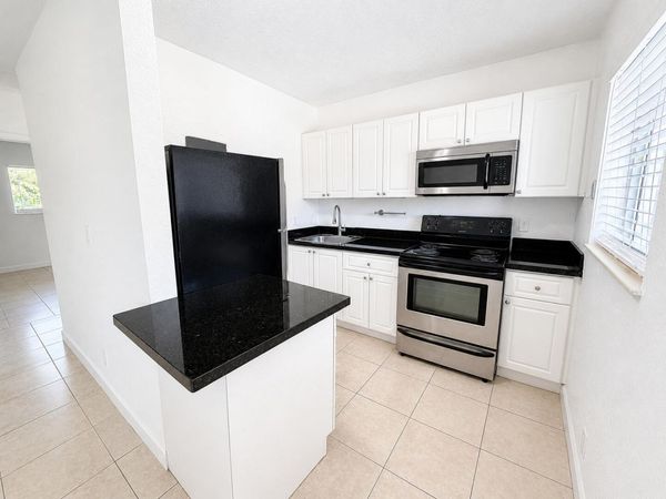 701 SW 14th Avenue, Unit 7, Fort Lauderdale, FL 33312