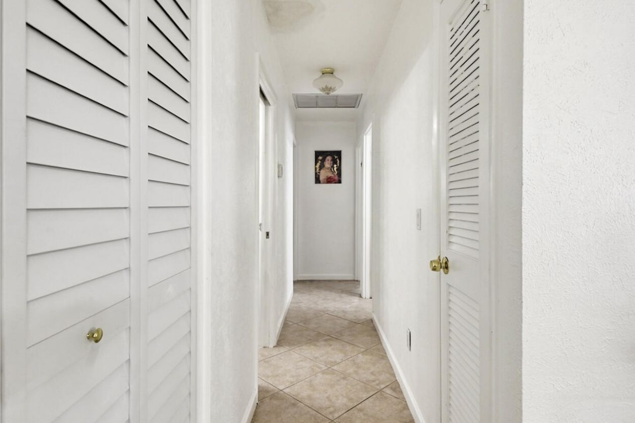 220 Davis Road, Palm Springs, FL 33461 Photo