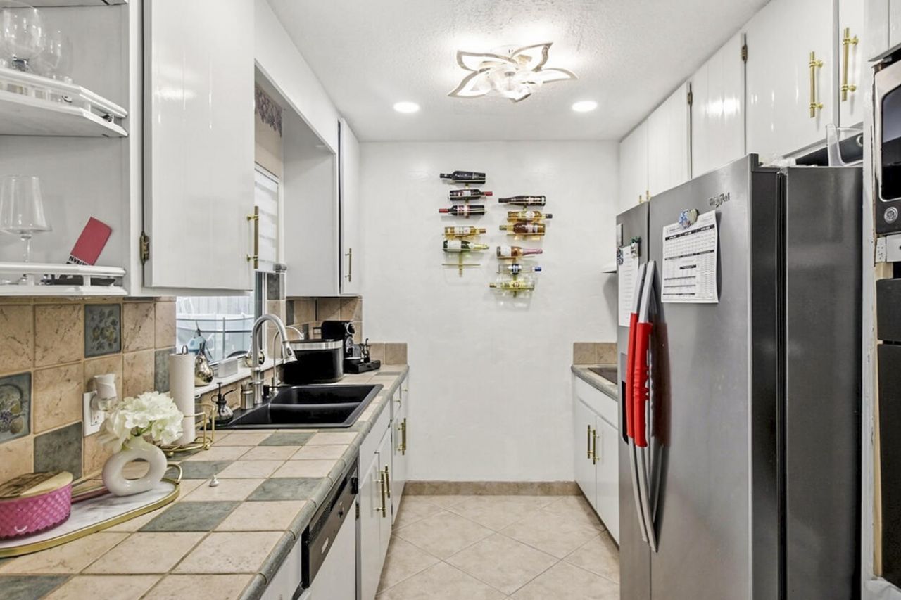 220 Davis Road, Palm Springs, FL 33461 Photo