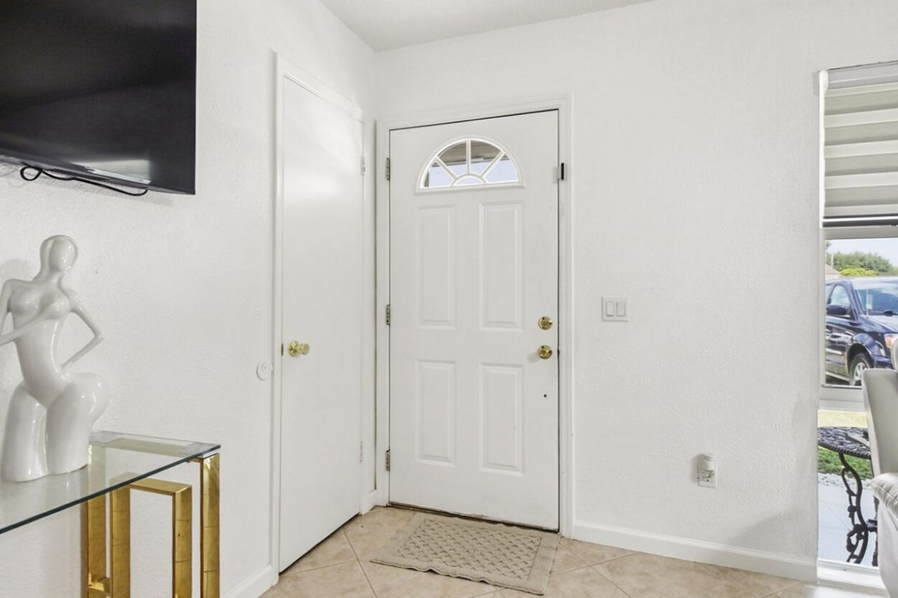 220 Davis Road, Palm Springs, FL 33461 Photo