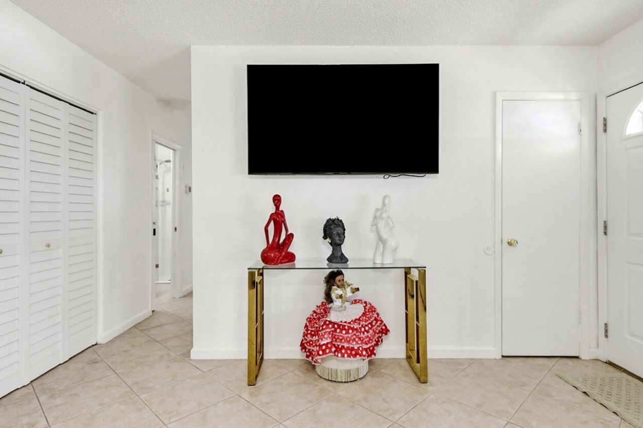 220 Davis Road, Palm Springs, FL 33461 Photo