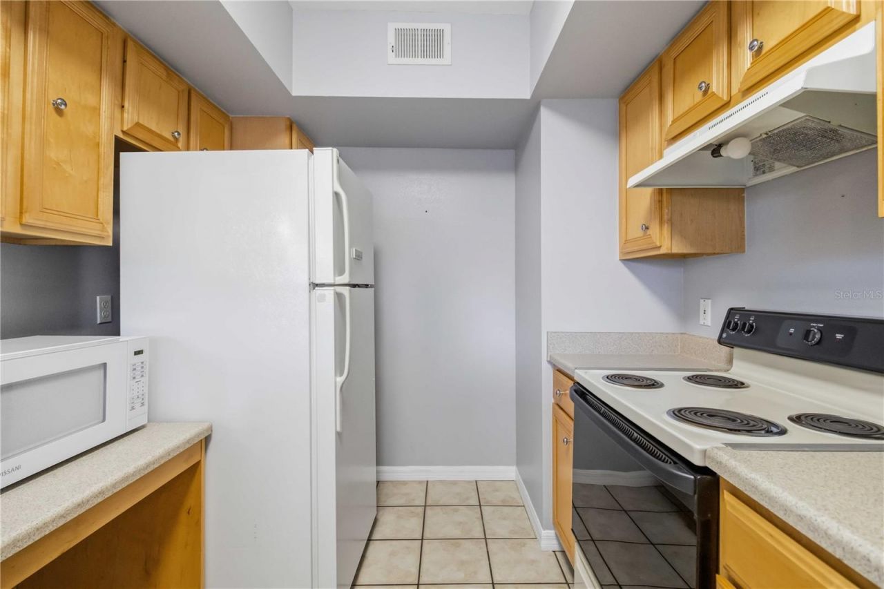 3005 Chianti Court, Unit 101, Sarasota, FL 34237 Photo