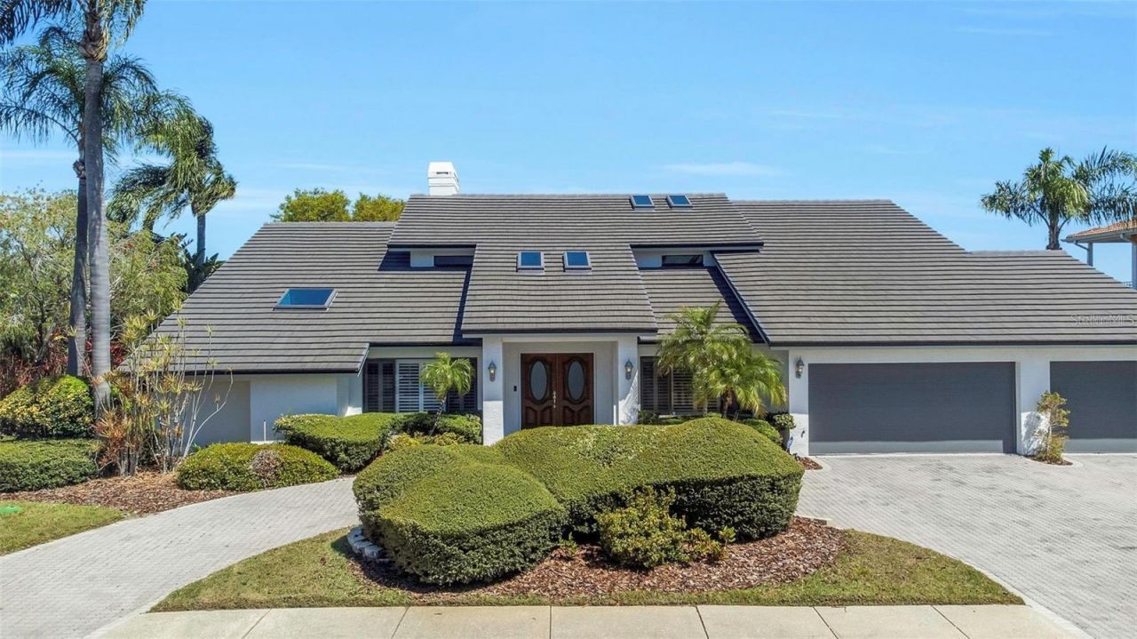 9821 Bay Island Drive, Tampa, FL 33615 Main Photo