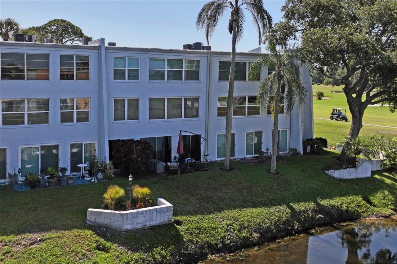 225 Country Club Drive, Unit C131, Largo, FL 33771 Photo