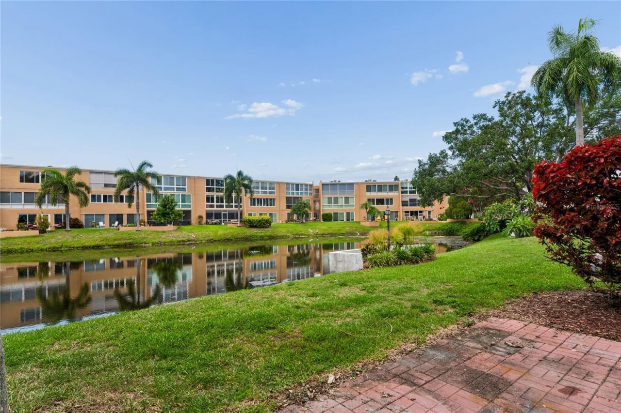 225 Country Club Drive, Unit C131, Largo, FL 33771 Photo
