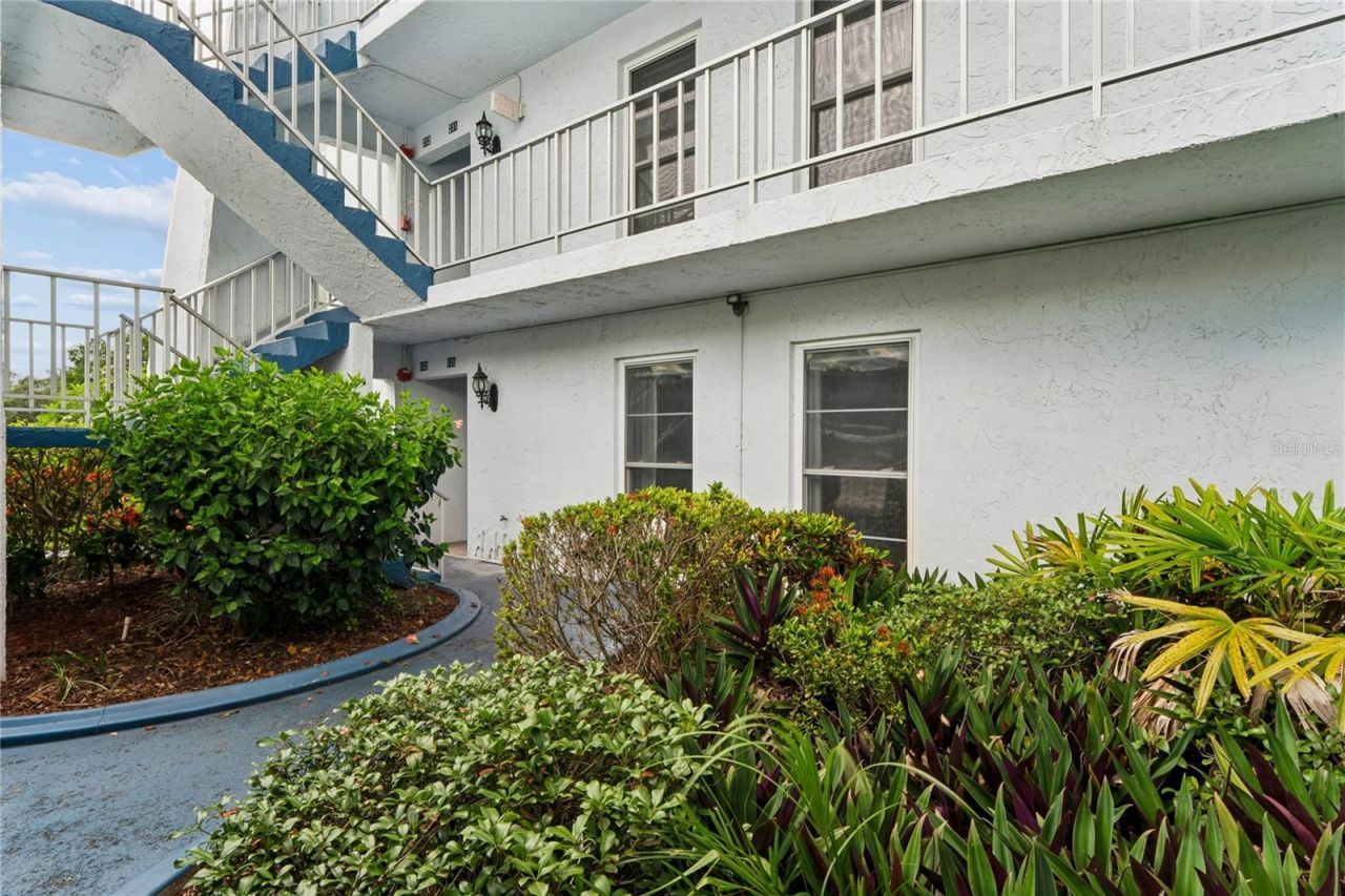 225 Country Club Drive, Unit C131, Largo, FL 33771 Photo
