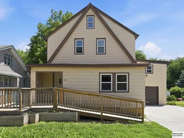 807 N 49th Street, Omaha, NE 68132