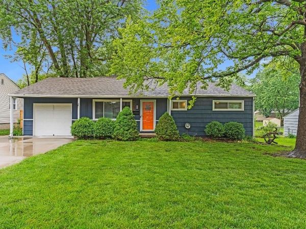 6900 W 72nd Terrace, Overland Park, KS 66204